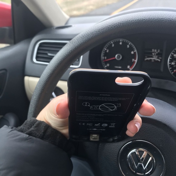 iPhone Charging Case (iPhone 7) - Picture 6 of 6